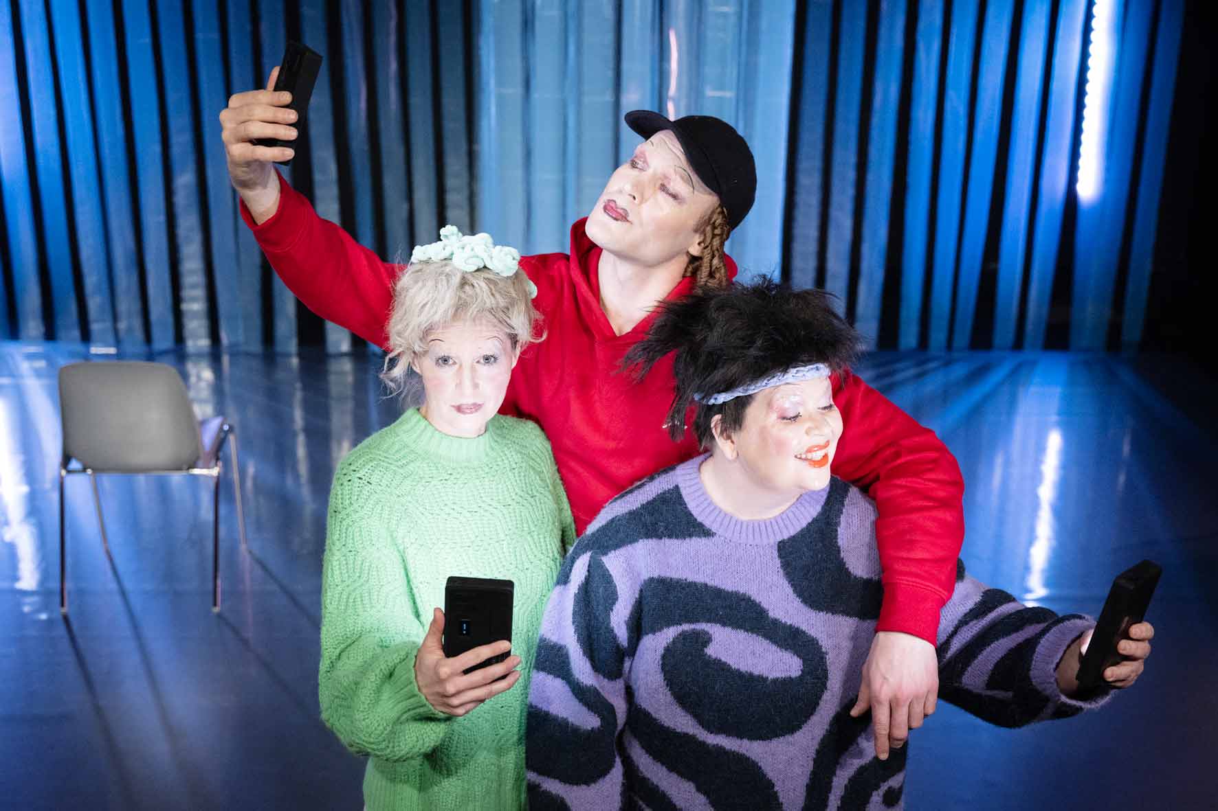 Operaensemblen Man Must Sing i produktionen Jag har aldrig känt så här för någon och det är inte en grej jag säger till alla, som ges tillsammans med kammarensemblen Gageego!