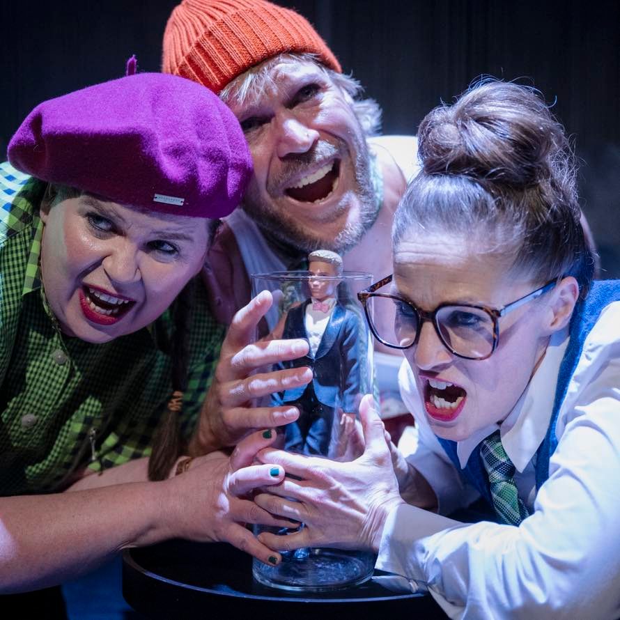 ”Fräck, komisk, sceniskt och musikaliskt vältrimmad”